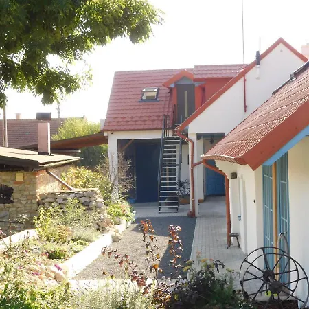 Zaruby Gasthuis Smolenice